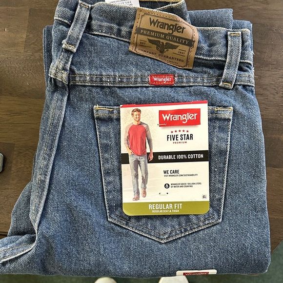 Wrangler Other - Wrangler Men's Relaxed Fit Blue Jeans 31x32